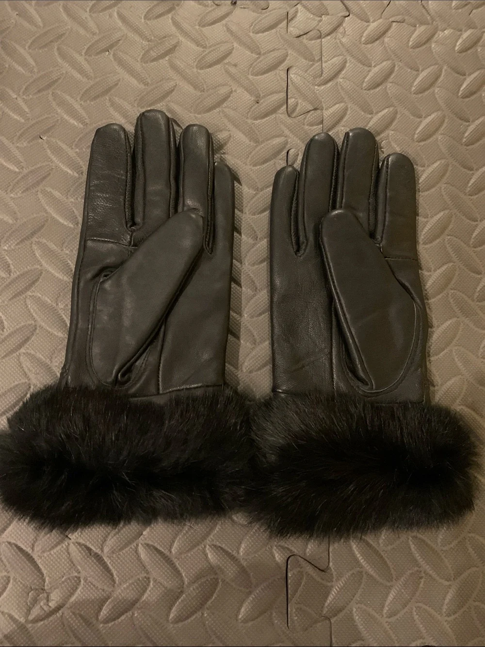 Black Leather Women’s Gloves with Fur Cuff